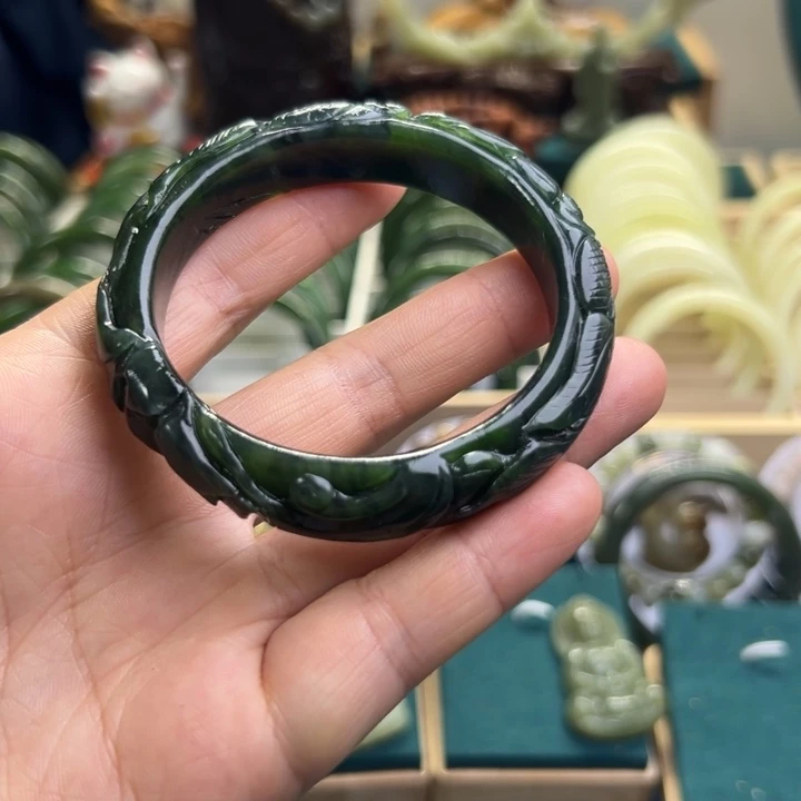 和田玉手镯未镶嵌56.3圈围3719