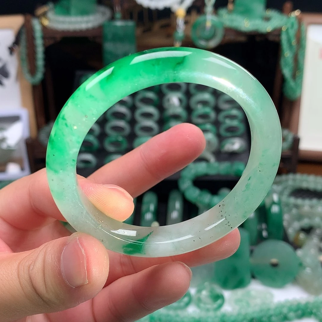 石英质玉手镯未镶嵌圈口55