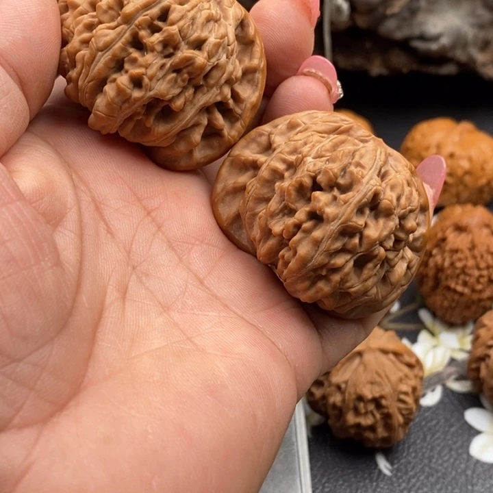 A****文玩核桃把件微修47四座楼