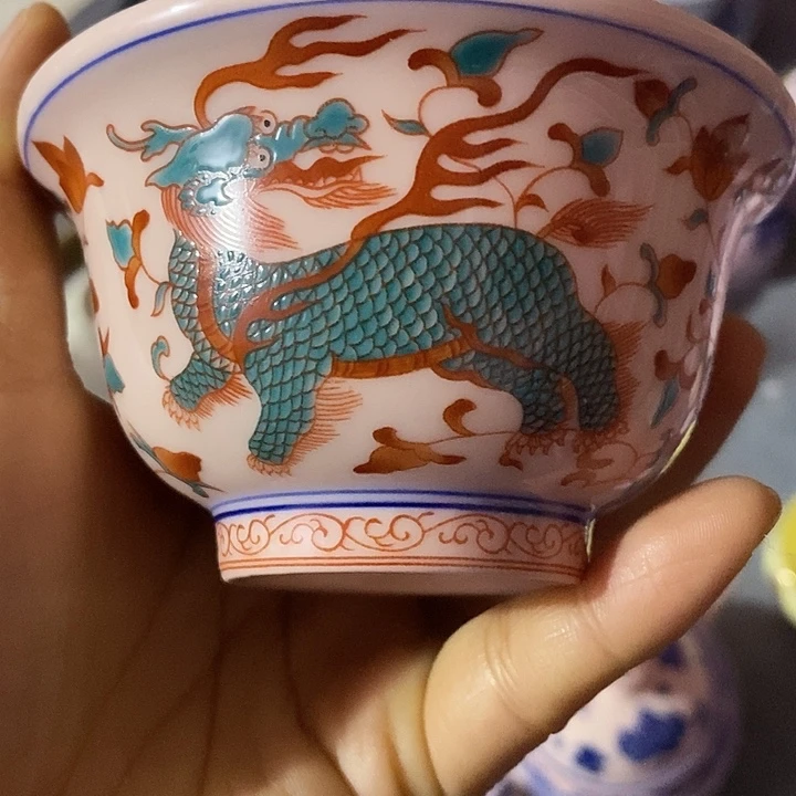 摆件陶红稀土麒麟红绿彩压手杯