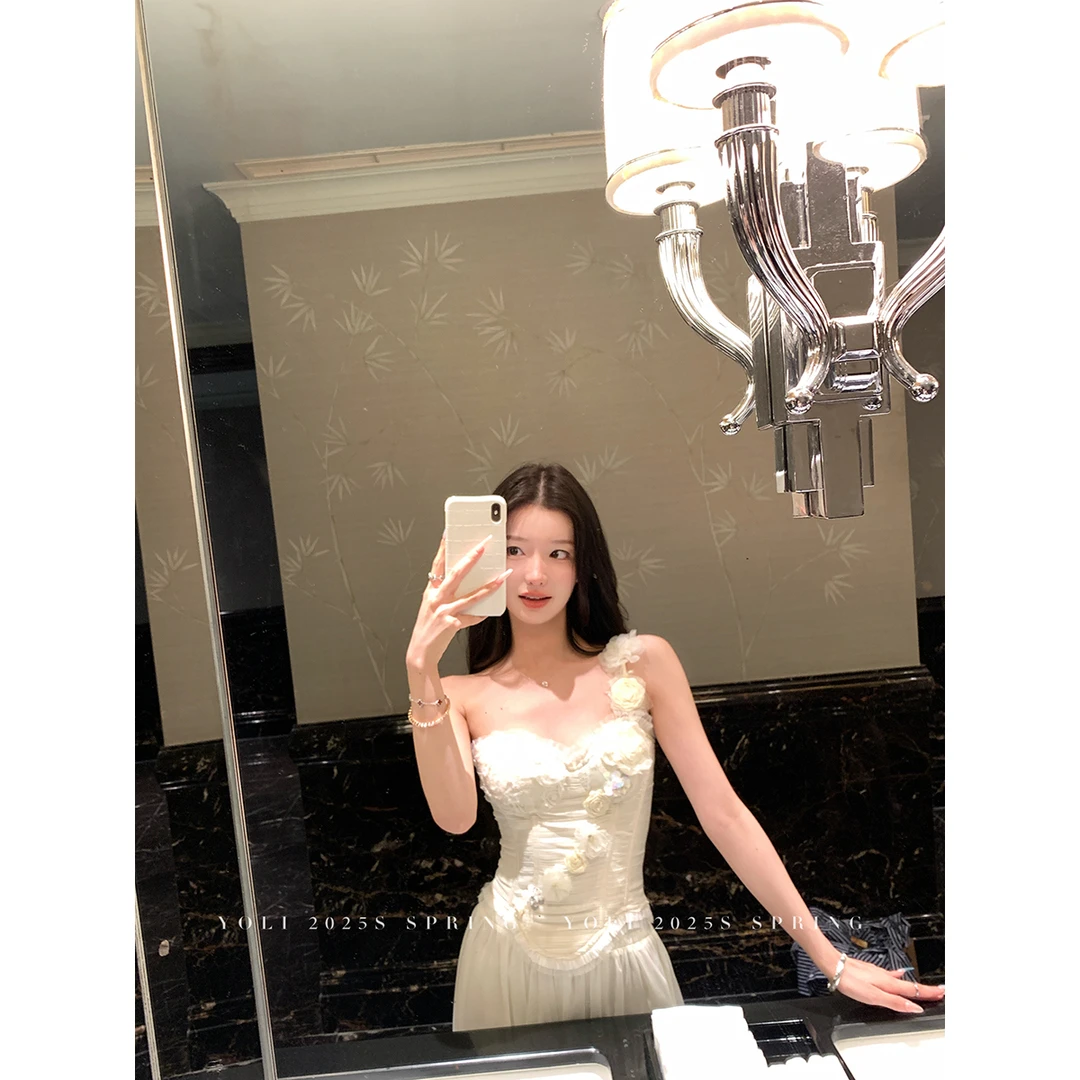 YOLI 张宥利“精致天花板”吊带上衣