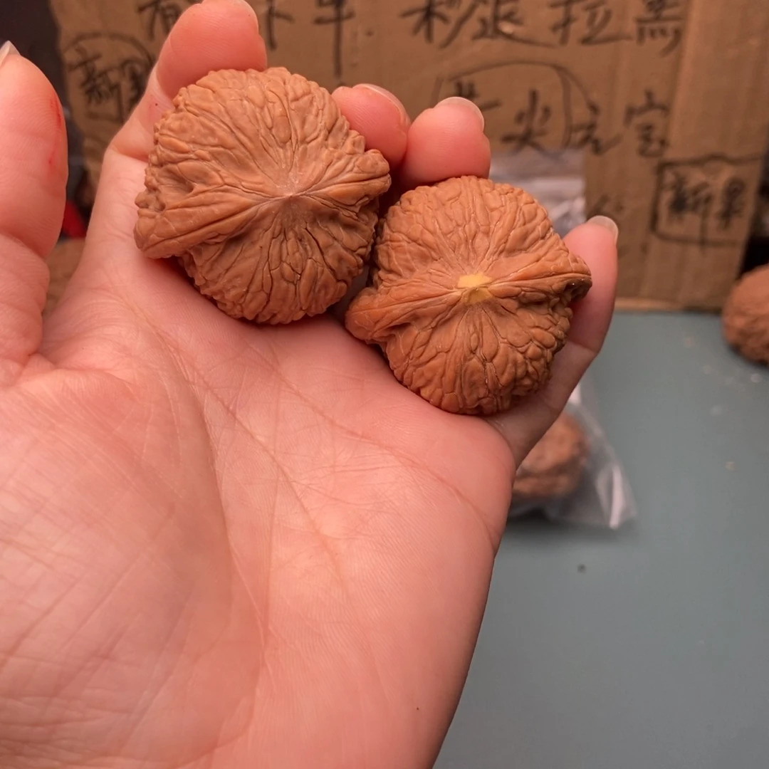 自***行文玩核桃吊坠泥鳅22