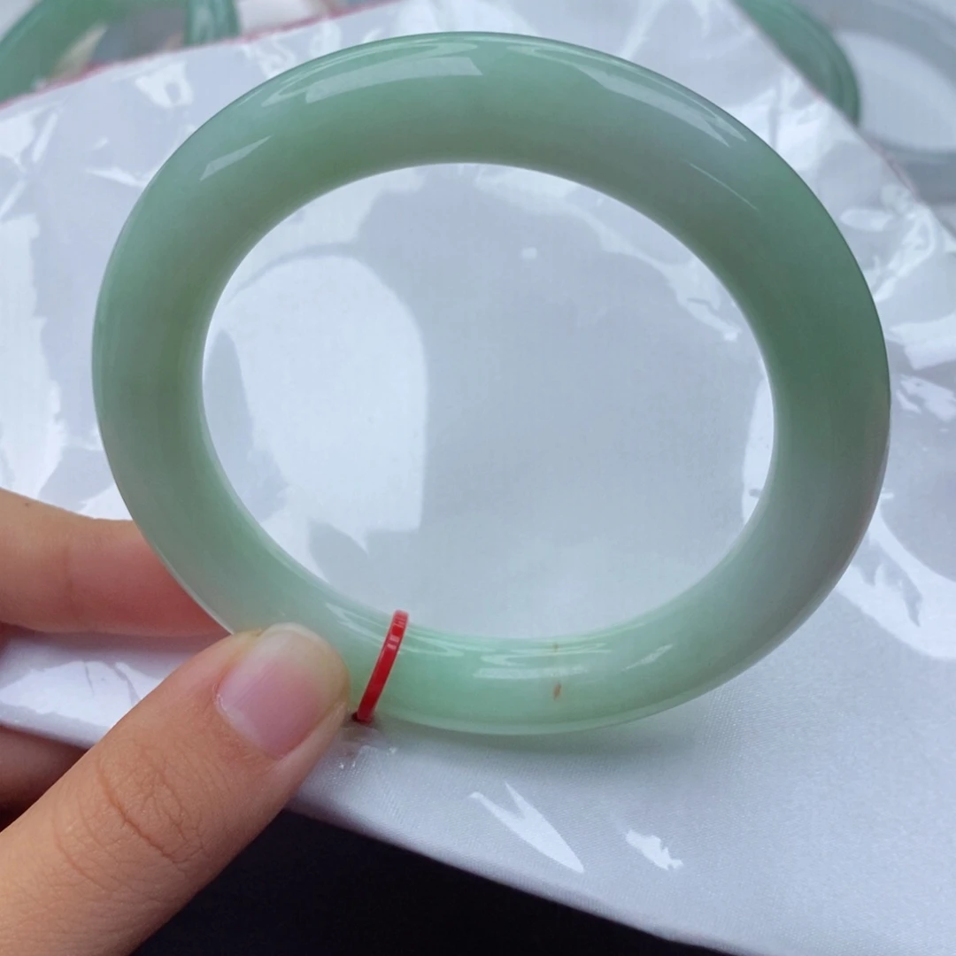 陳***冉翡翠未镶嵌手镯5960圈