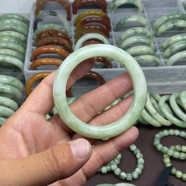 蛇纹石玉手镯未镶嵌?***?