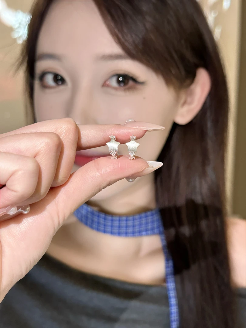 铜合金锆石耳饰 星星韩系小众耳扣轻奢高级感女小众设计百搭耳饰
