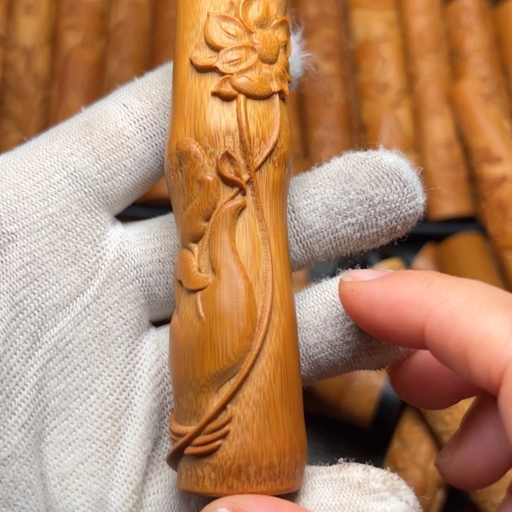 实心竹雕刻手把件