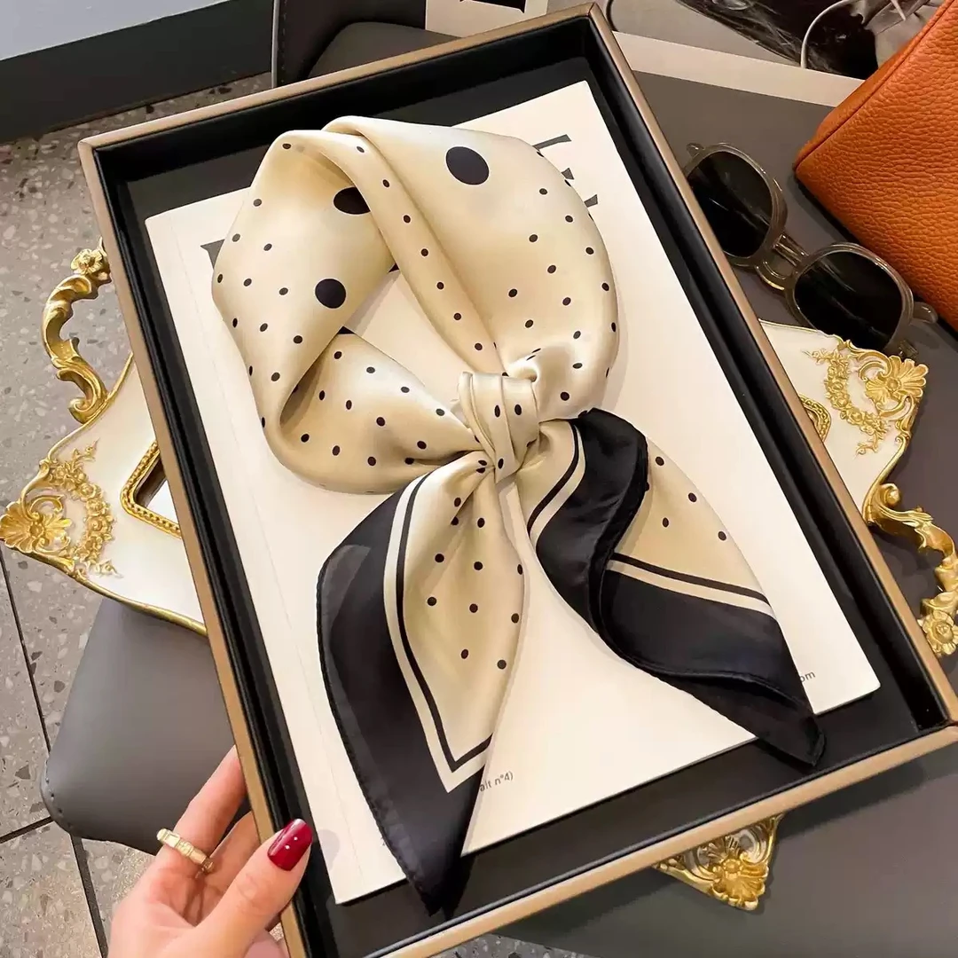 2025新款网红香槟波点70cm春秋款韩系巾护颈防风方巾披肩保暖丝巾