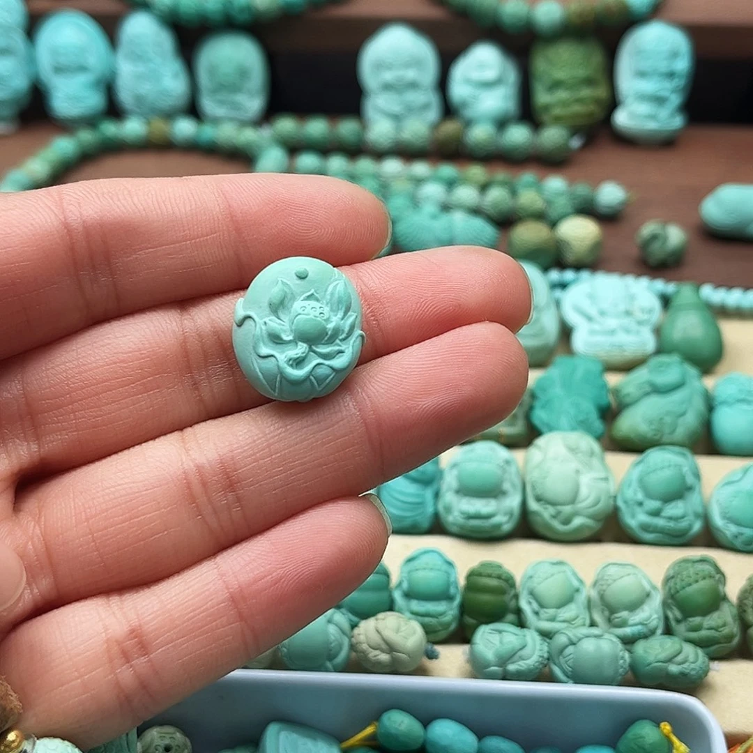 绿松石未镶嵌颈饰