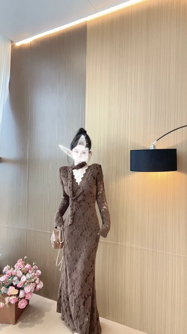 时光絮语 冬季新款加绒V领蕾丝长袖鱼尾长裙