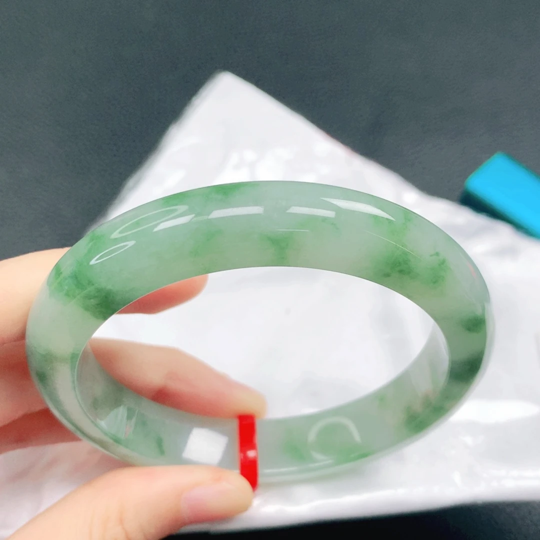 翡翠未镶嵌手镯60圈口