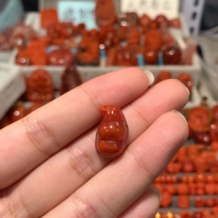 【闪购商品】未镶嵌福豆吊坠南红玛瑙