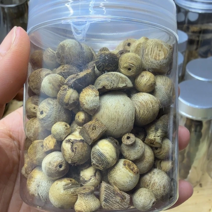 杨***️50克瑕疵珠熏香料子