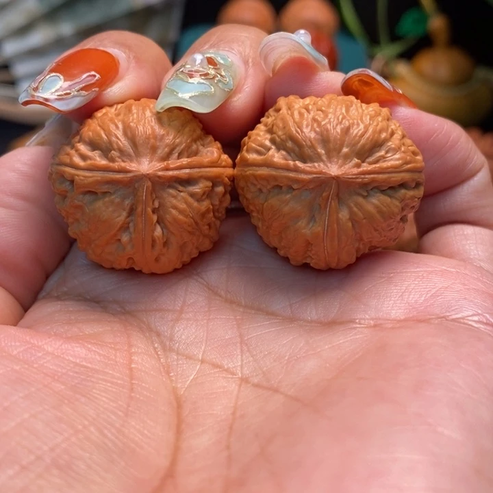 文玩核桃把件三棱