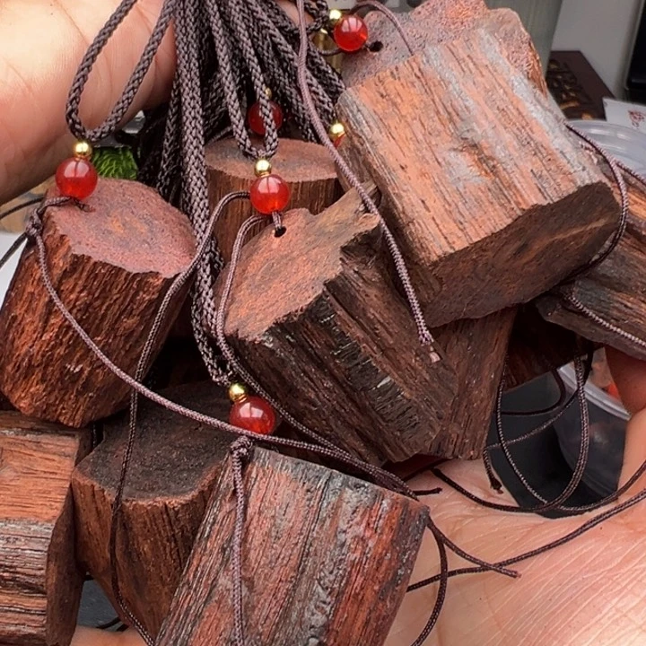 藤类降真香缅甸东枝料紫红油吊坠1.99