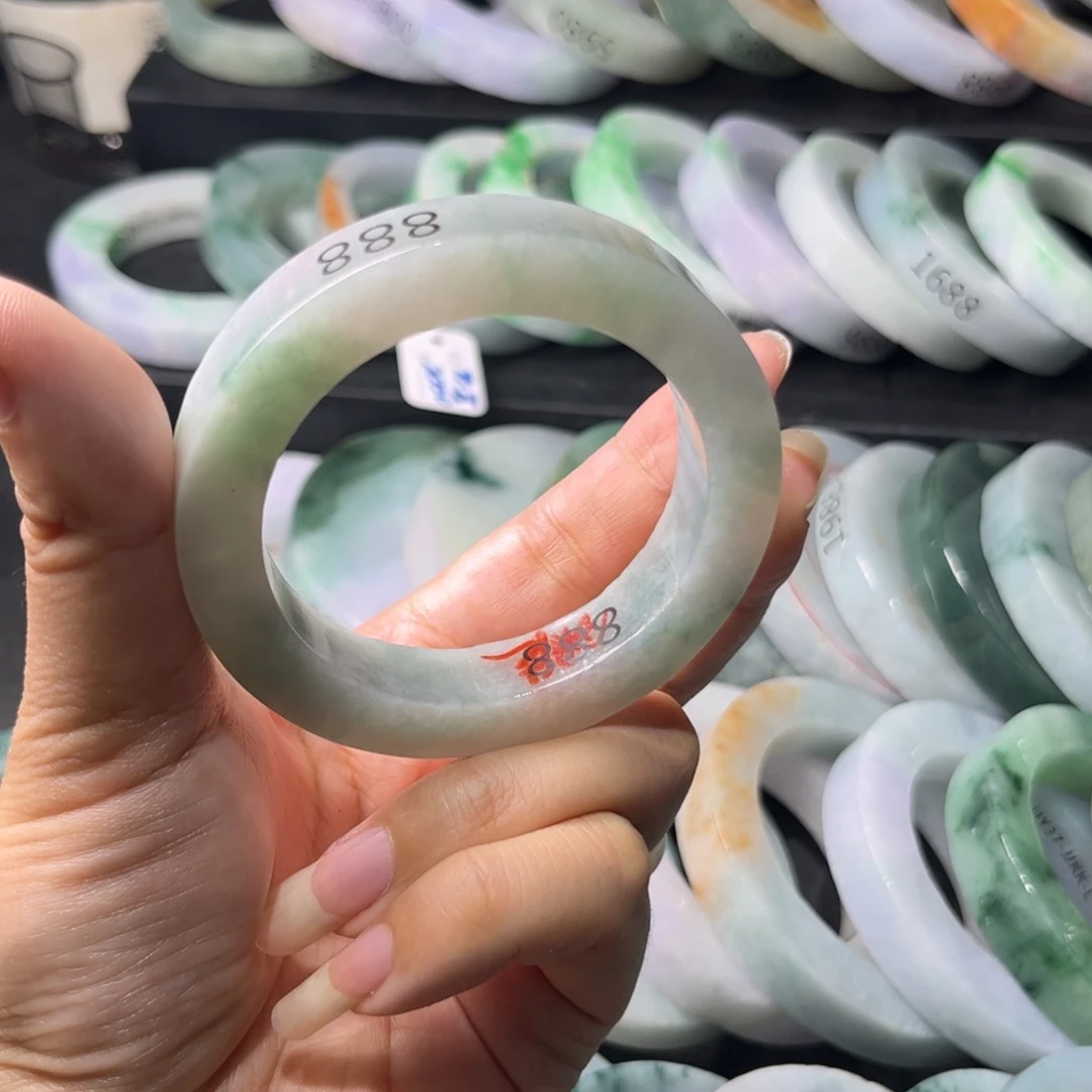定制翡翠未镶嵌天然翡翠手镯