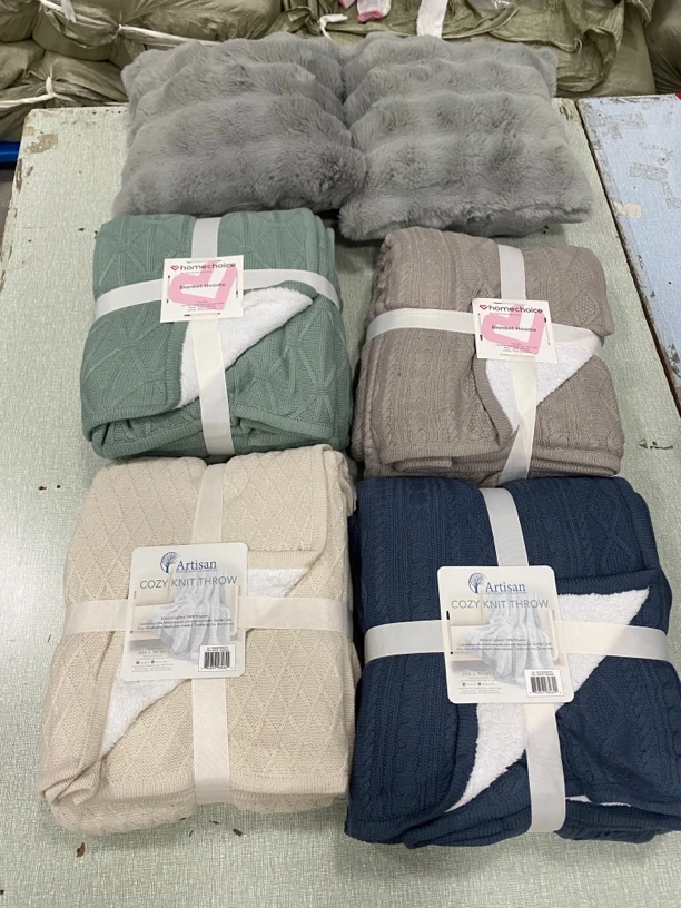 针织毯加厚大尺寸双层加厚加密纯色毛毯休闲毯