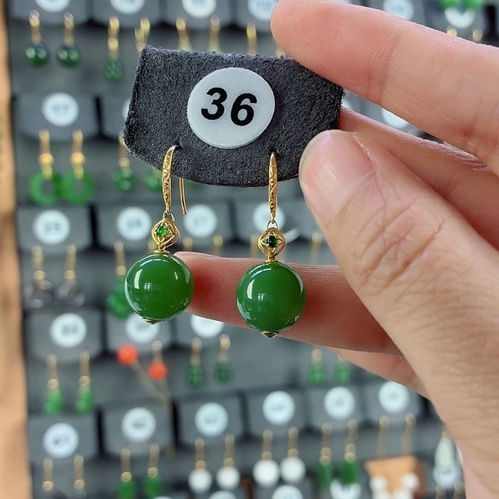 和田玉18K金镶嵌耳饰