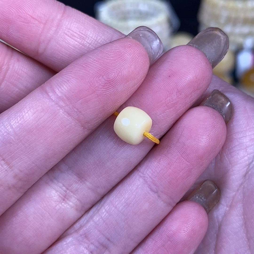 蜜蜡未镶嵌珠宝奇石卡7