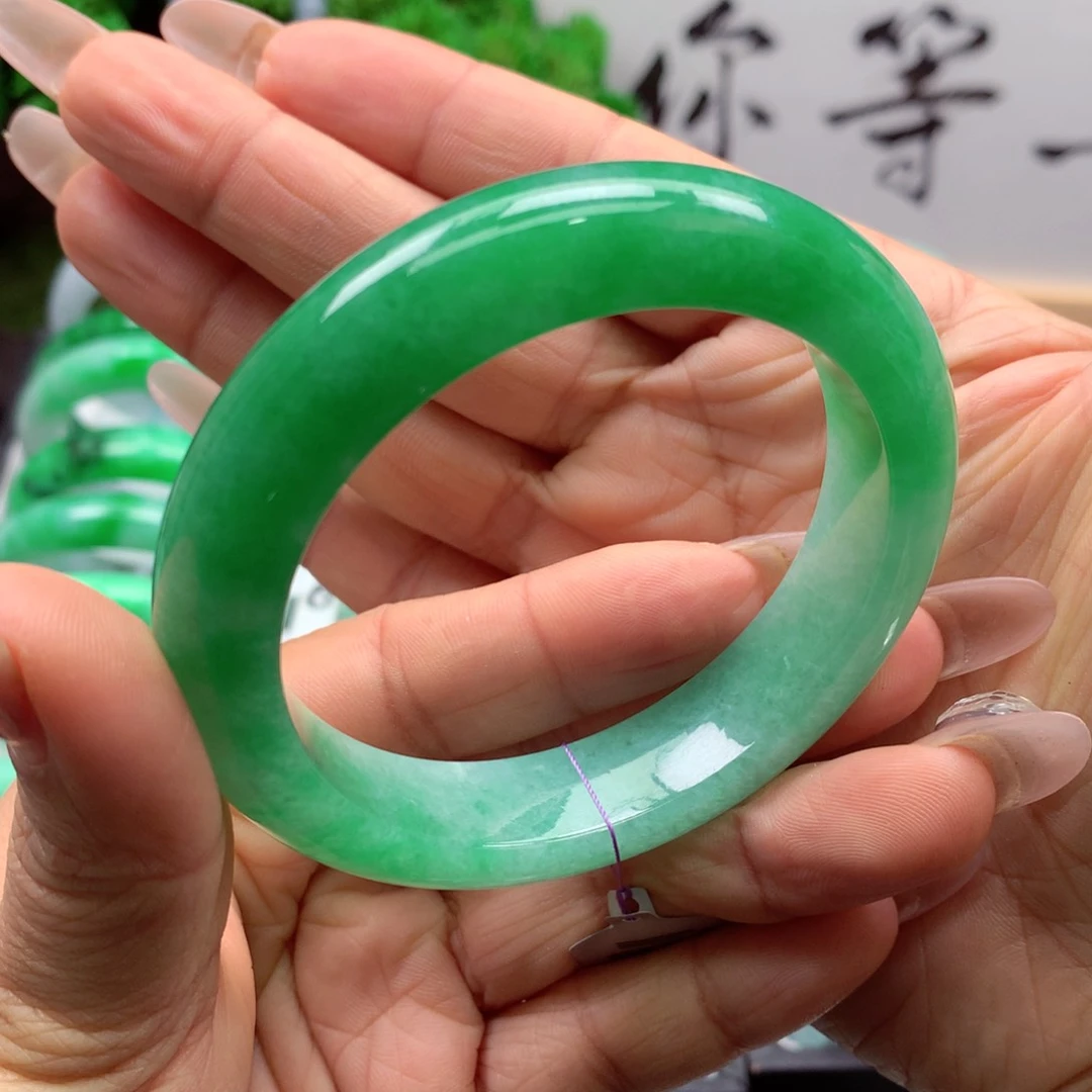 未镶嵌手镯翡翠缅甸