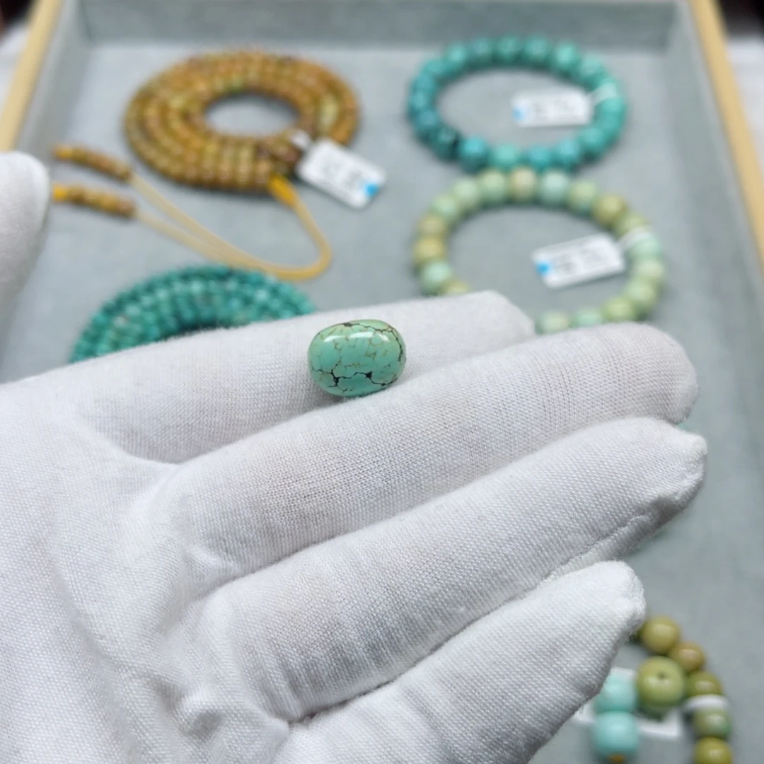绿松石未镶嵌挂件