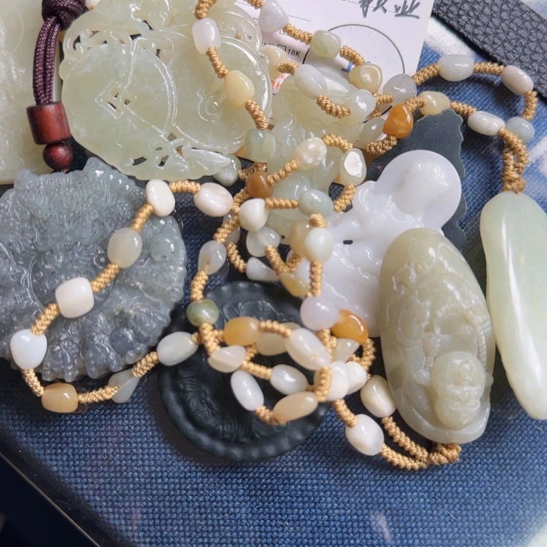 和田玉挂件未镶嵌春*