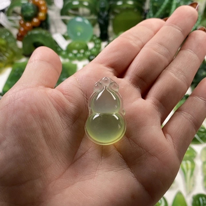 未镶嵌蛇纹石玉颈饰