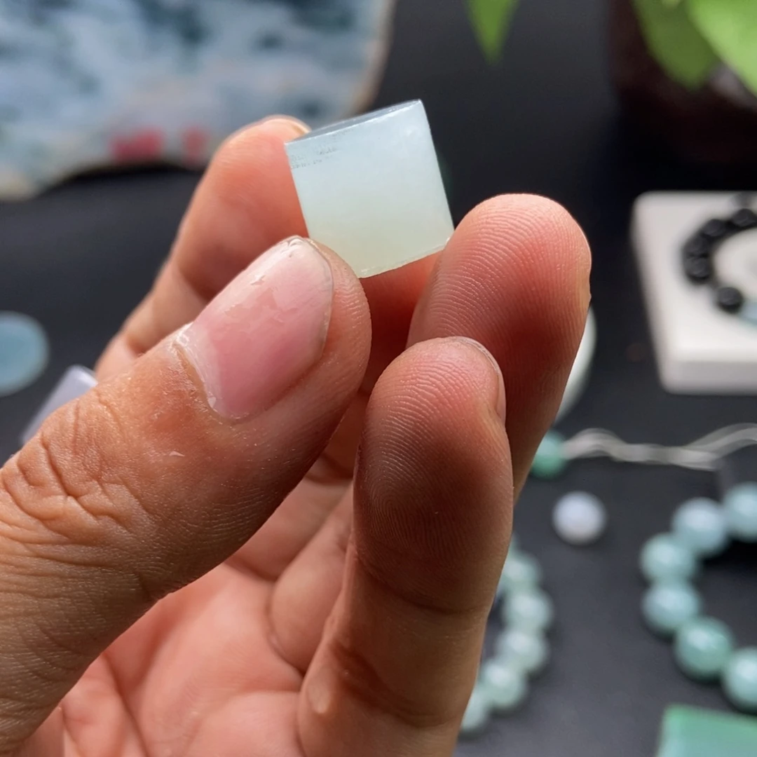 定制翡翠未镶嵌定制