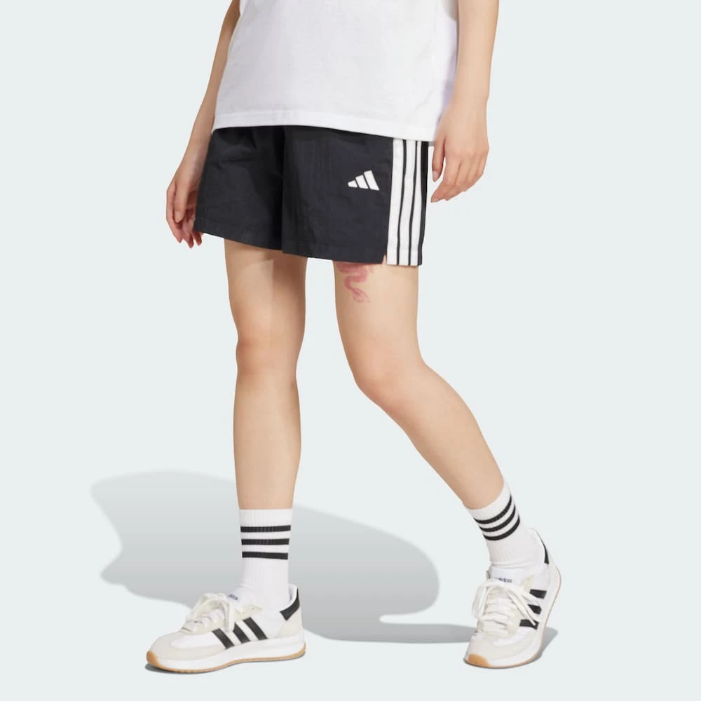 adidas阿迪达斯新款女子春夏运动休闲短裤JE1309