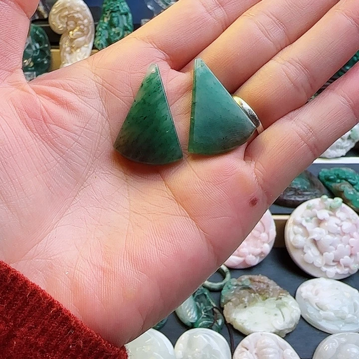 未镶嵌独山玉颈饰耳坠一对