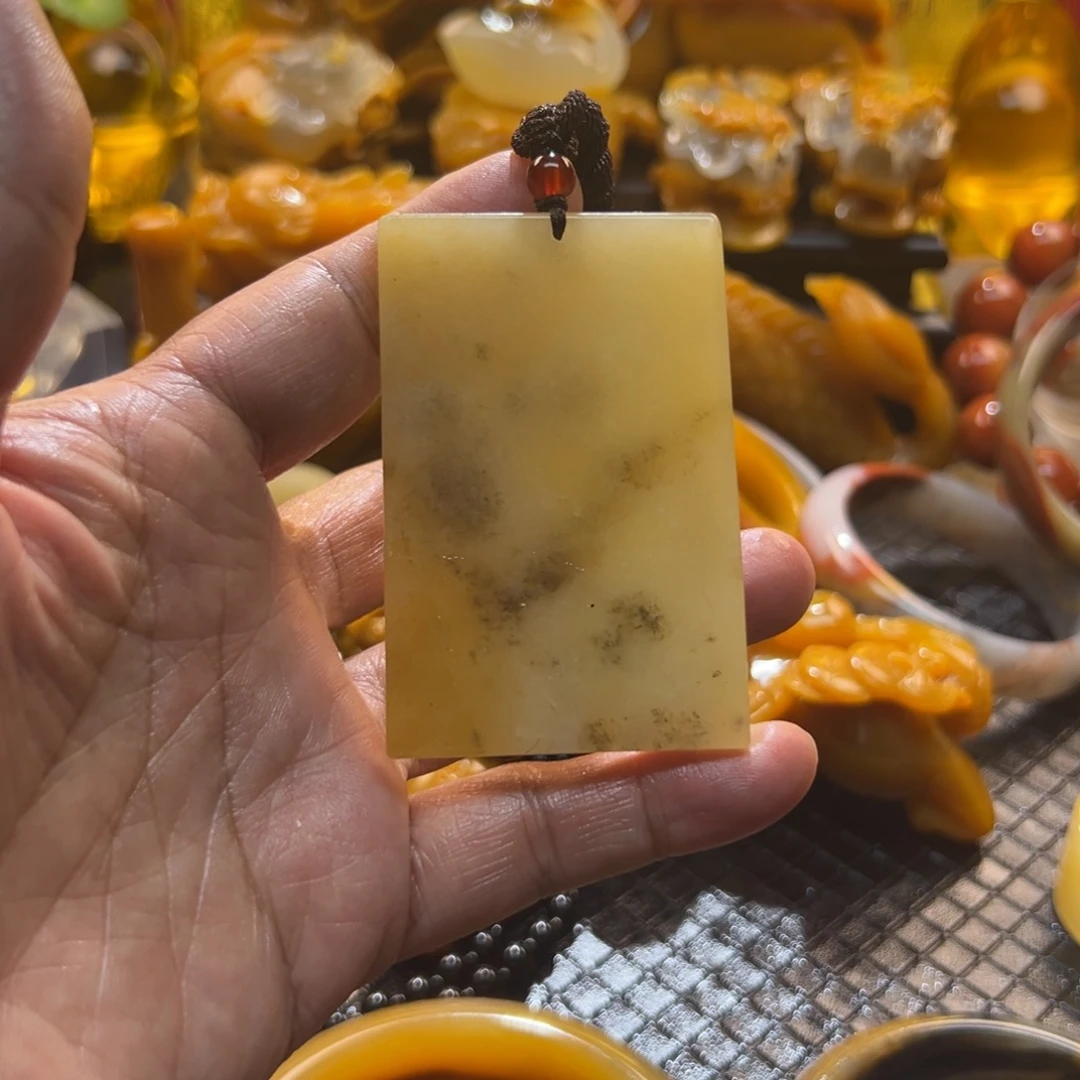 石英质玉未镶嵌颈饰