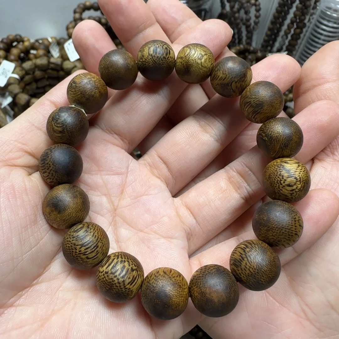 沉香手串莺歌绿多样性发货一条卡13-15克