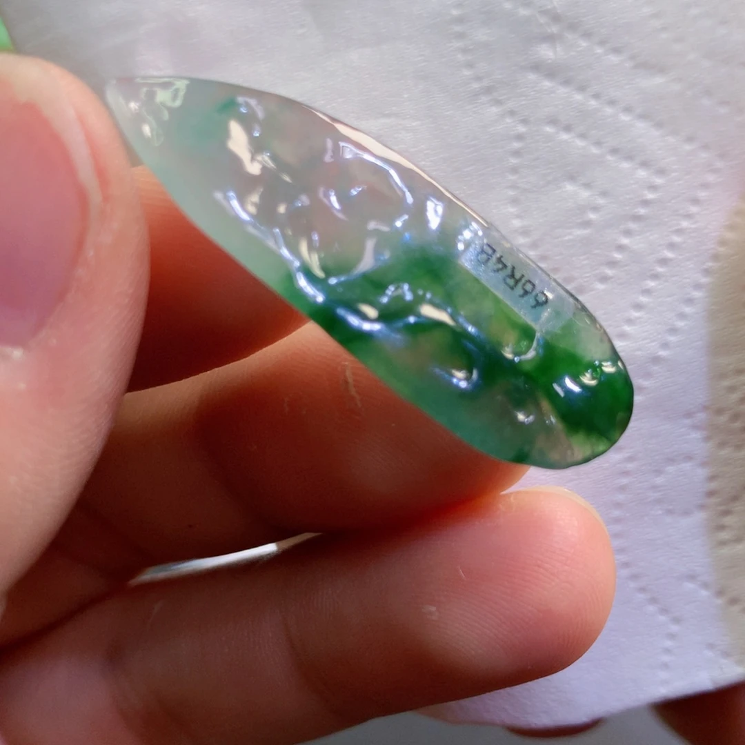 【闪购商品】翡翠吊坠(不含链)未镶嵌