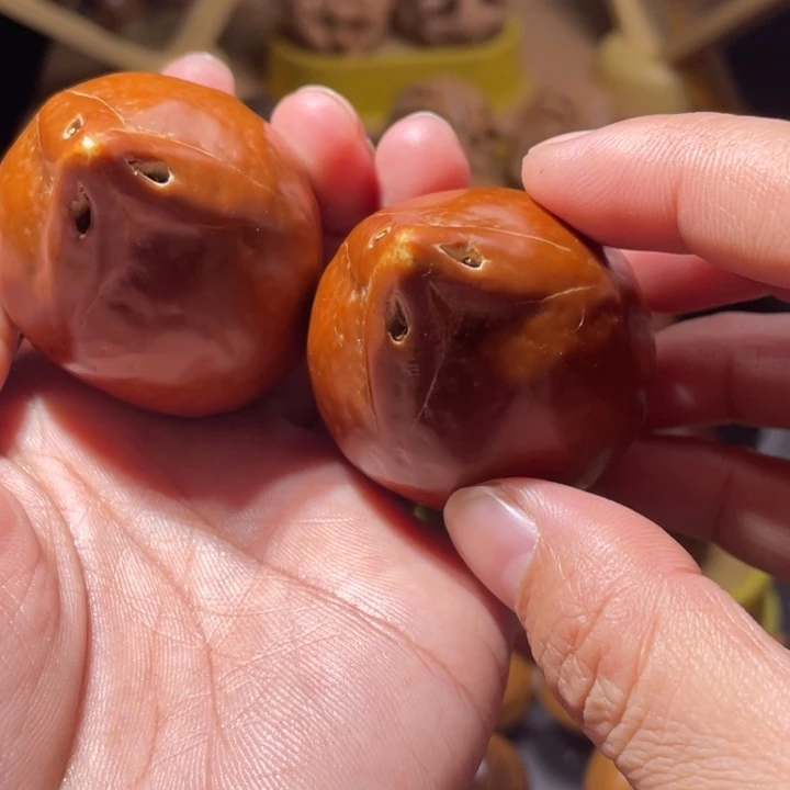 文玩核桃吊坠巨无霸红油核41