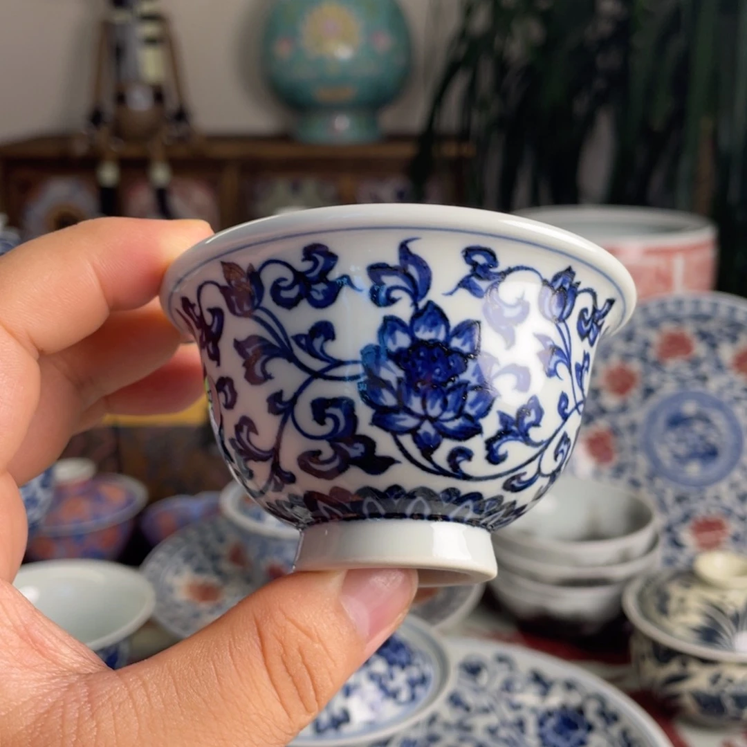 青花缠枝莲压手杯