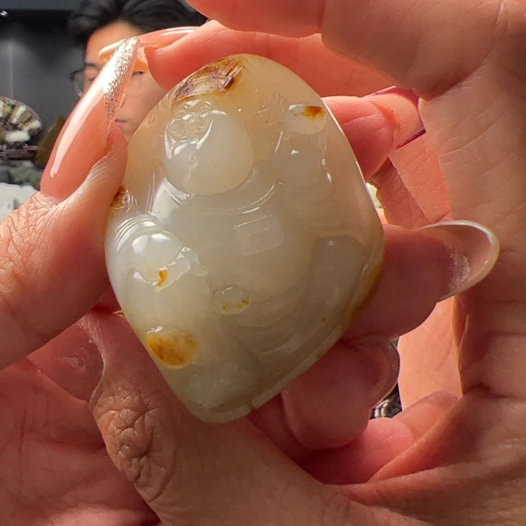 和田玉未镶嵌把件