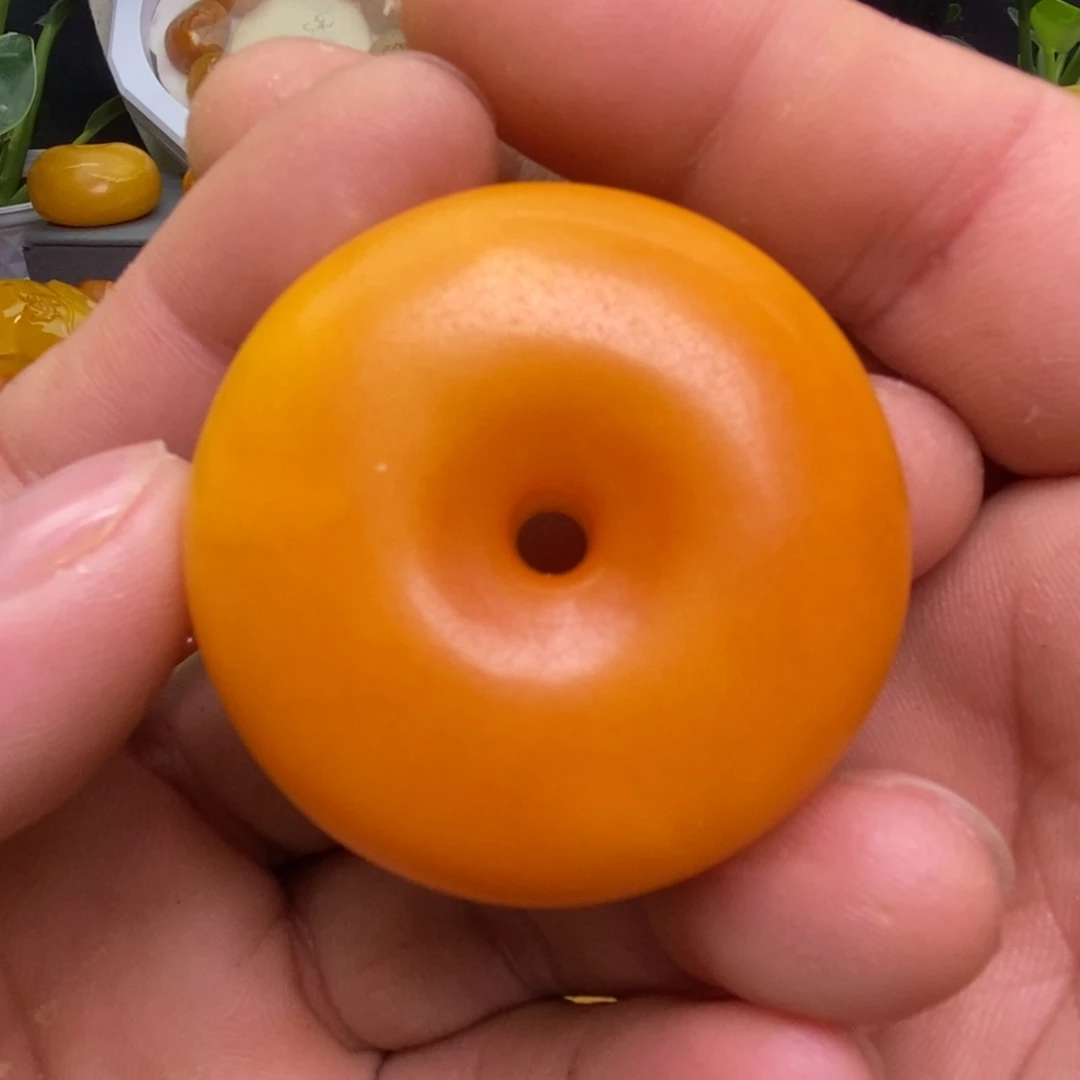 蜜蜡未镶嵌珠宝奇石