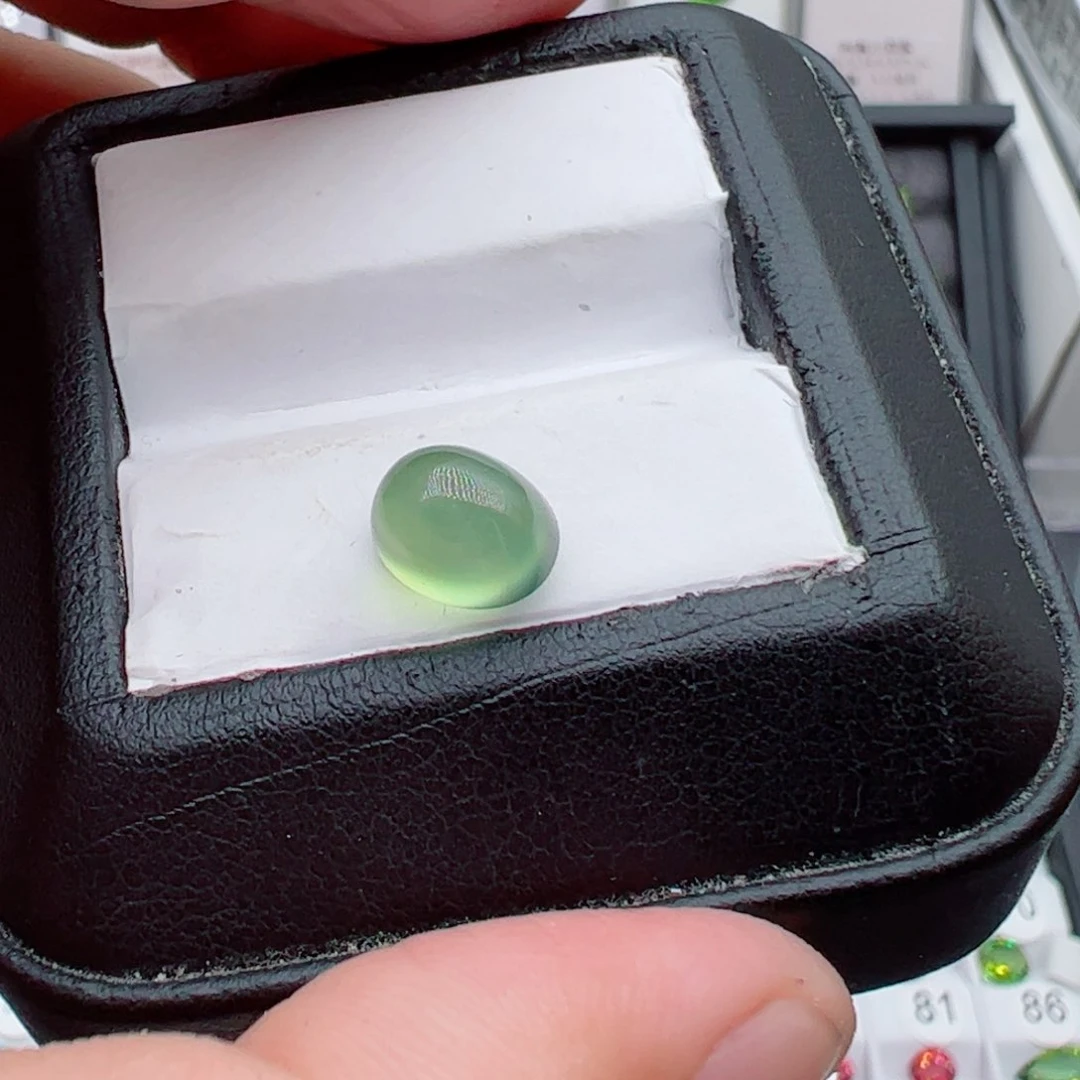 葡萄石未镶嵌3.45克拉裸石