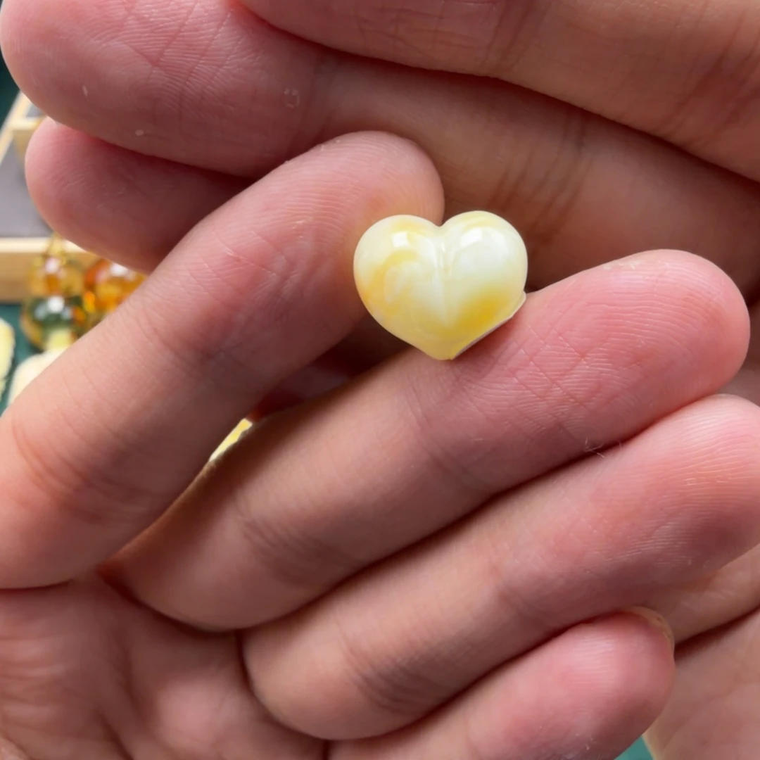 琥珀未镶嵌裸石蜜蜡