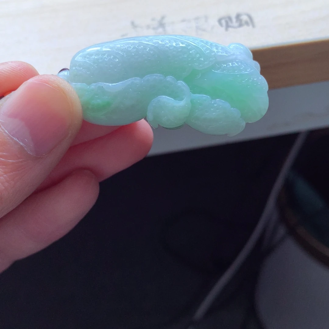 翡翠颈饰未镶嵌吊坠