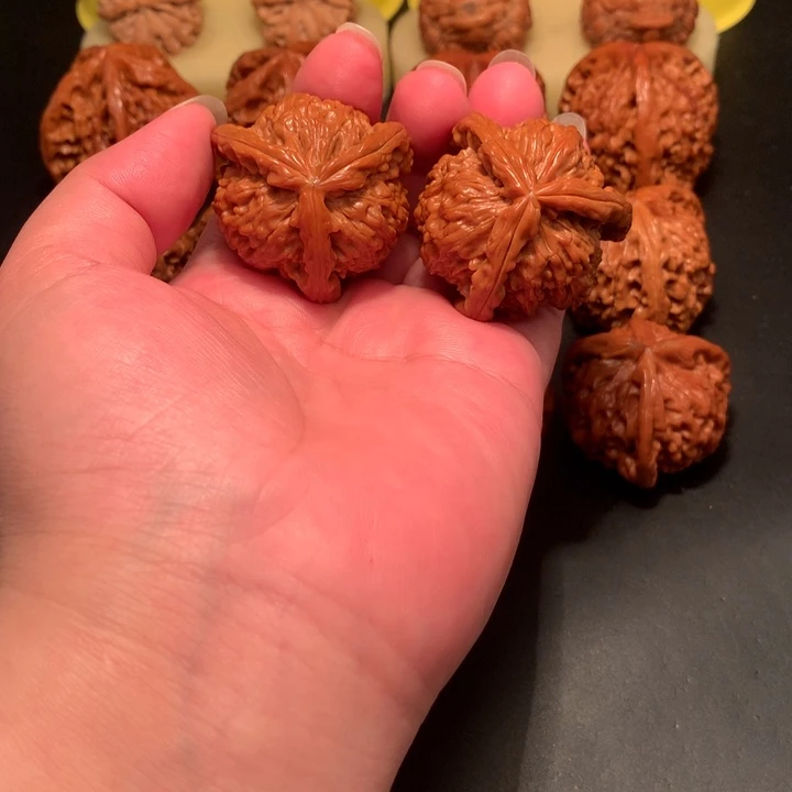 文玩核桃把件好*?工艺