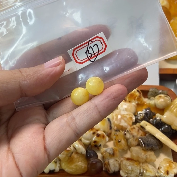 琥珀未镶嵌珠宝奇石
