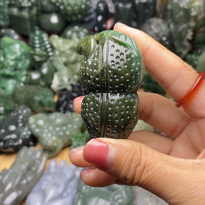 未镶嵌和田玉挂件