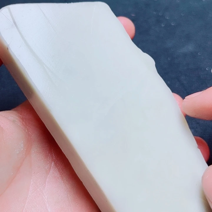 和田玉（糖玉）未镶嵌珠宝奇石