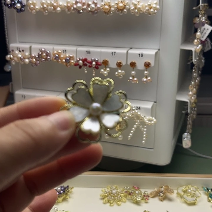 未镶嵌淡水珍珠胸饰