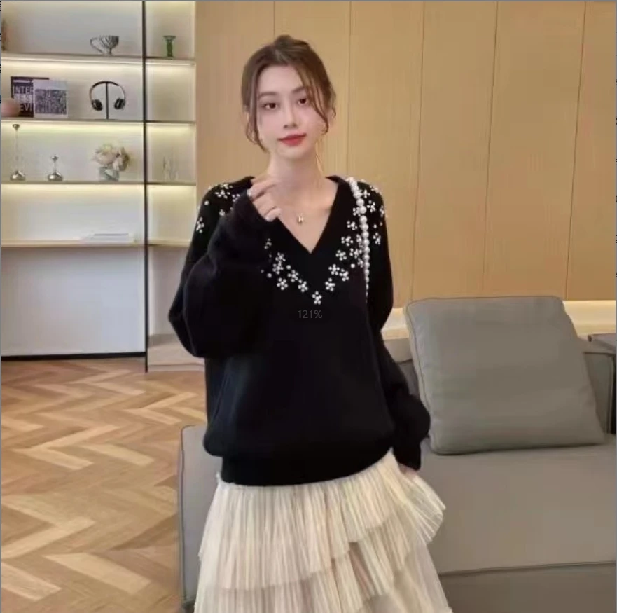 重工V领钉珠长袖套头毛衣 810556