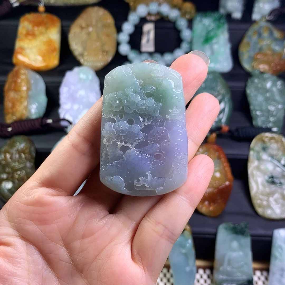 三***姐翡翠未镶嵌颈饰挂件