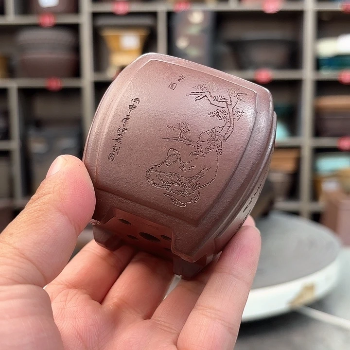 紫砂花盆紫砂的颜色很好看