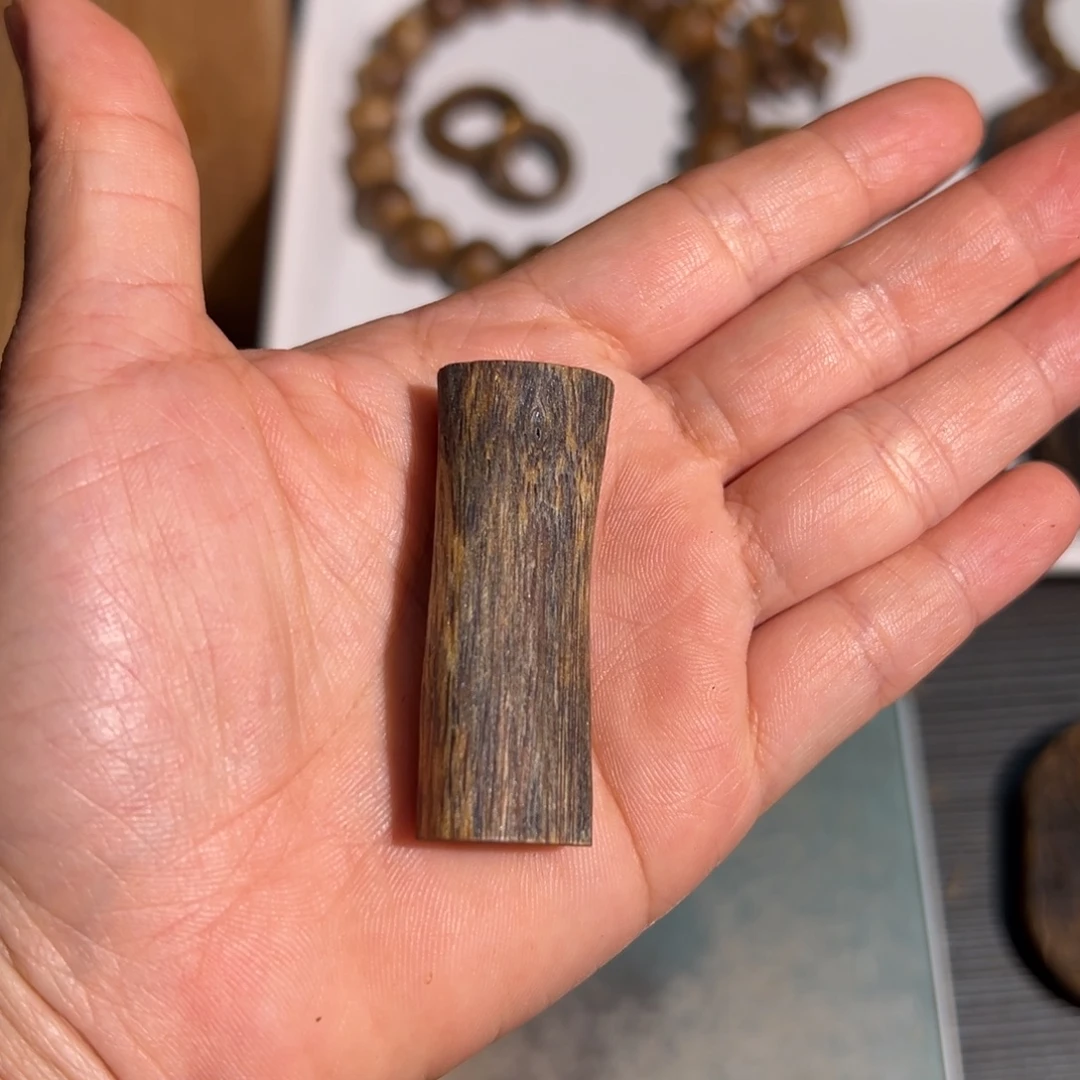 沉香沉香碎屑绿棋楠素牌块料4.7克