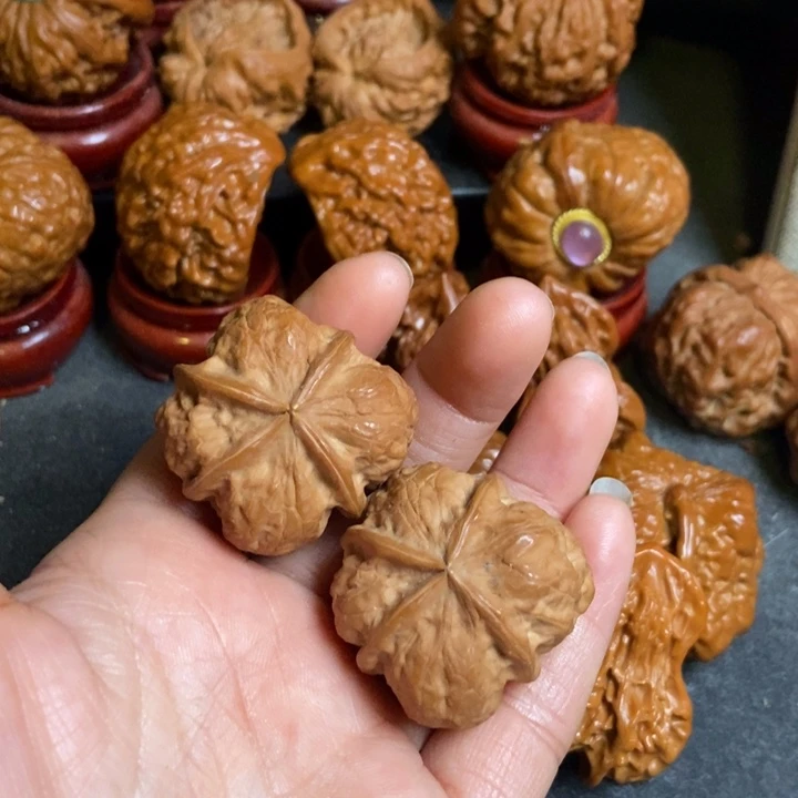 文玩核桃把件四棱