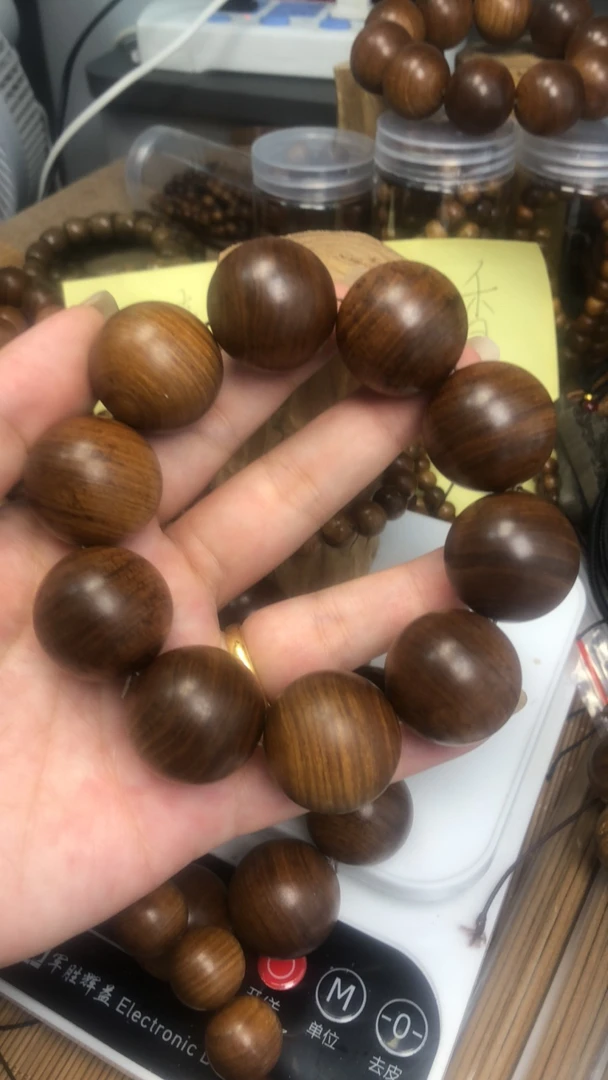 老山檀香2.5沉水横纹虫漏